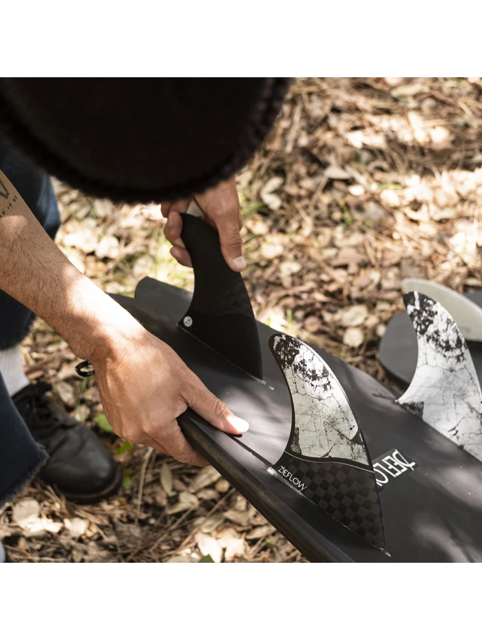 DEFLOW ARCCO CARBON FIMBER MEDIUM THRUSTER FUTURES - Image 3